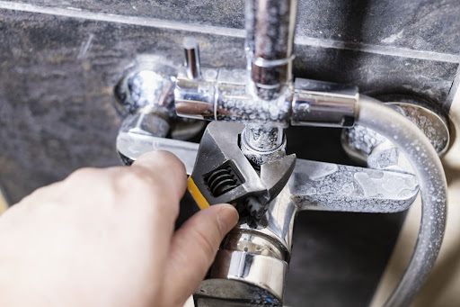 Reparaciones Averías 24h/ Fontanero 24 horas Barcelona/ Reparaciones del hogar Barcelona