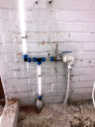 Fontanero en Málaga. Plumbing - Calentadores, Termos de Gas y Atascos de Tuberías